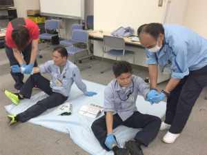 写真2：直接圧迫止血